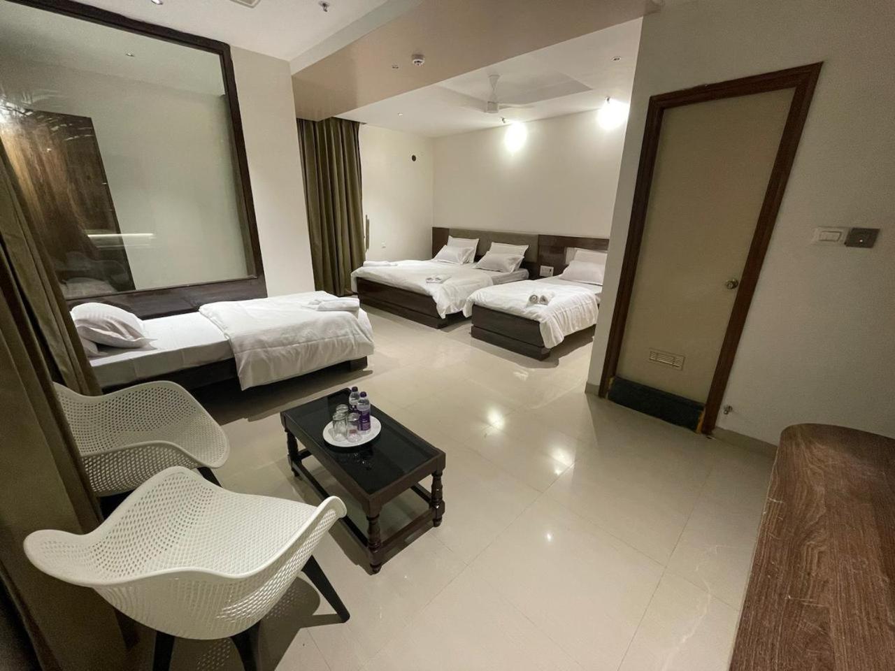 Model Grand Inn Bellary Ngoại thất bức ảnh