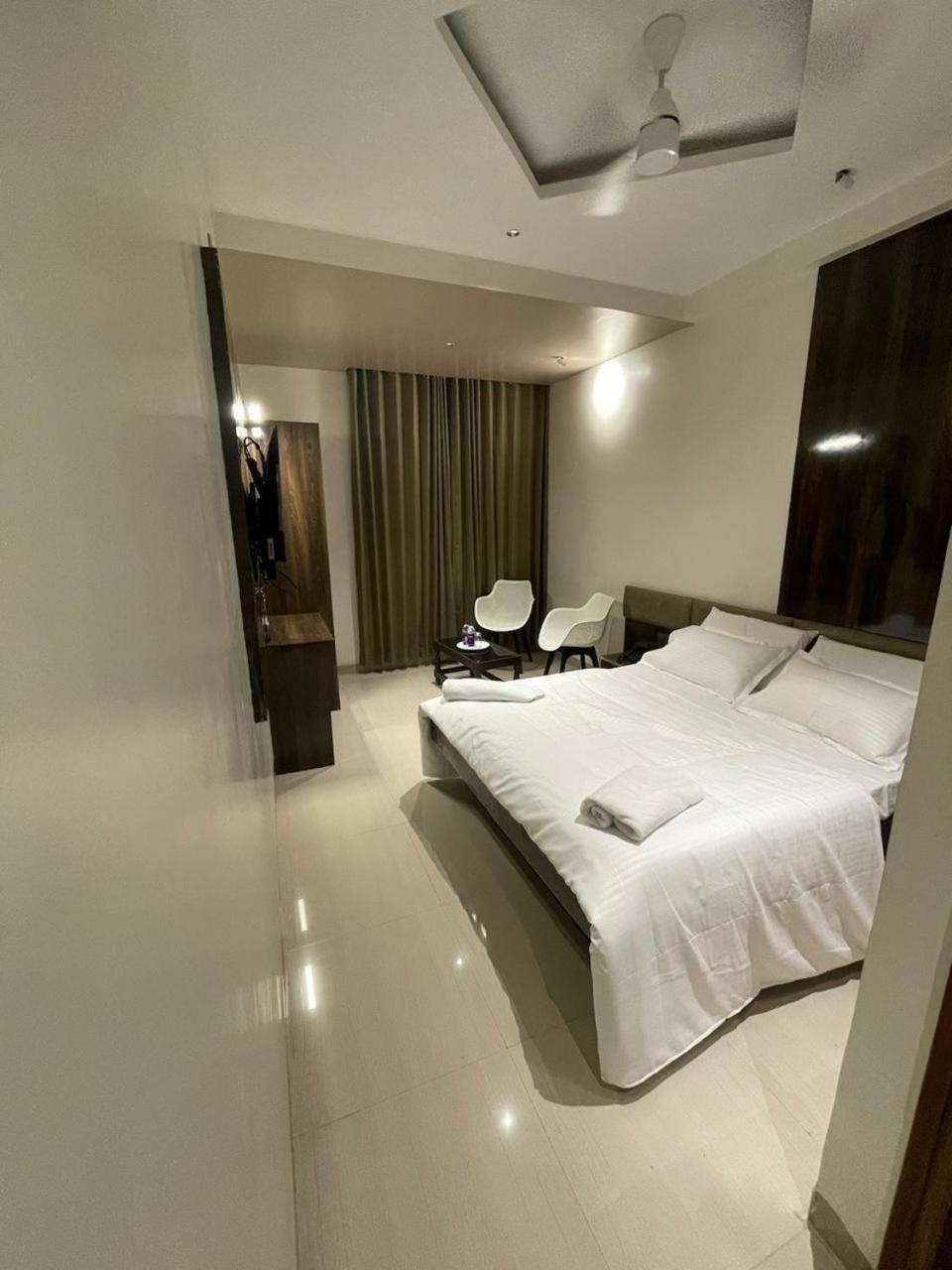 Model Grand Inn Bellary Ngoại thất bức ảnh