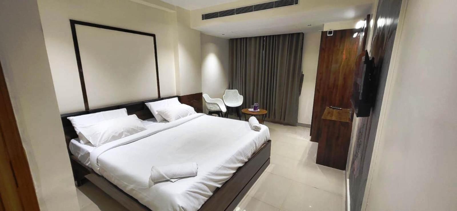 Model Grand Inn Bellary Ngoại thất bức ảnh