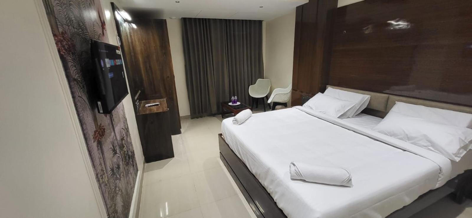 Model Grand Inn Bellary Ngoại thất bức ảnh